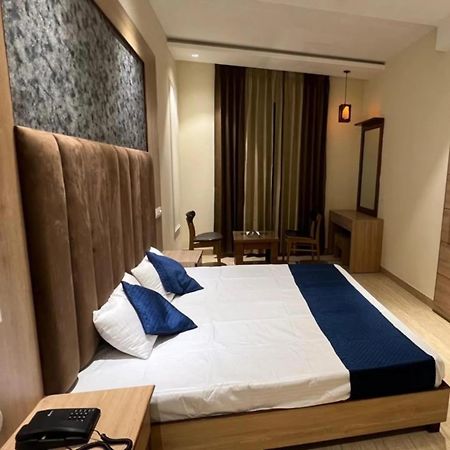 The Hotel Soho Zirakpur Exterior photo